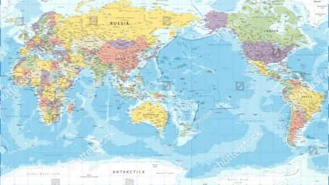 秘鲁首都南郊居民区发生小型飞机坠机事件